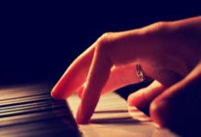 铿锵玫瑰，荣耀绽放：美国女足冠军之路，一部不朽的史诗